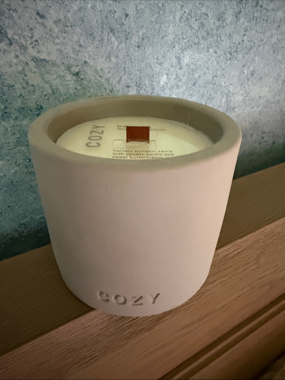 DW Home ‘COZY' scented wood wick candle- pumpkin vanilla
